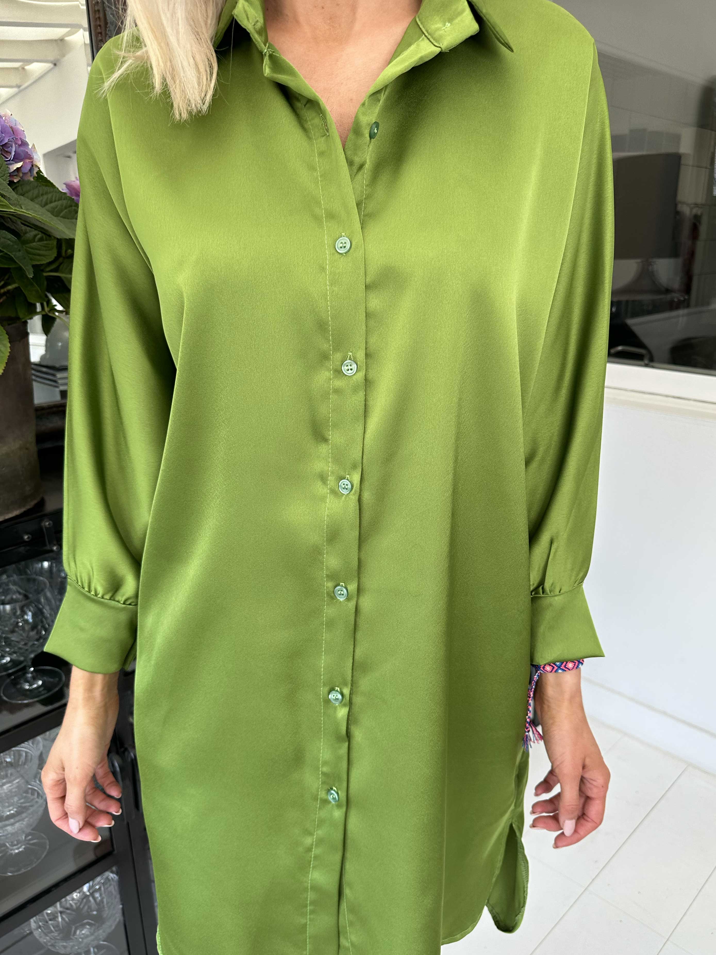 Hassel - Fin skjortekjole i silkelook